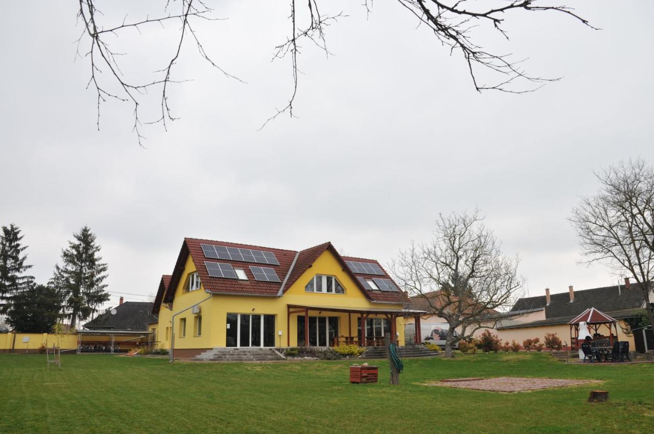 Casa Napsugar Panzio Bed & Breakfast Apostag Eksteriør bilde