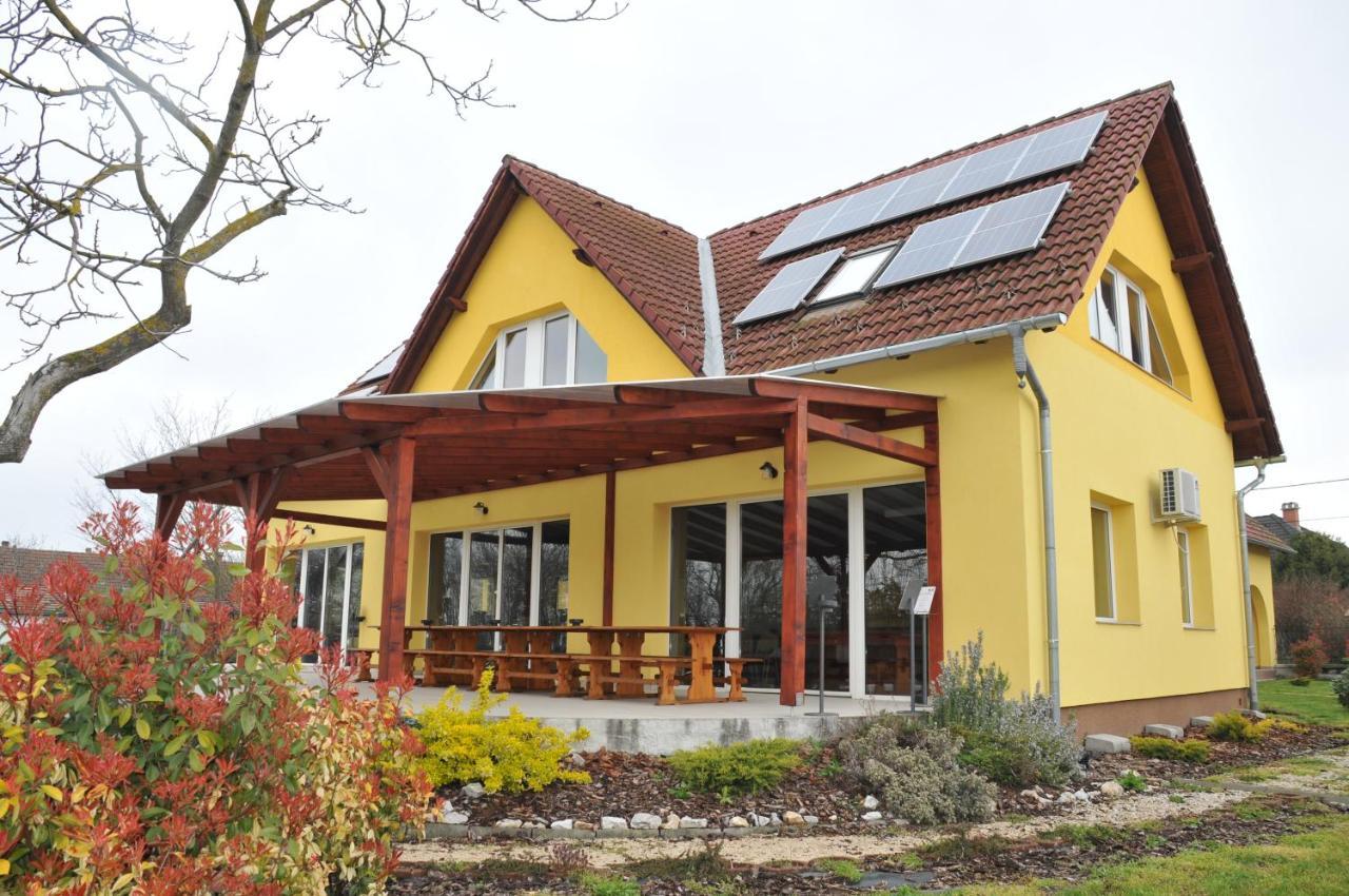 Casa Napsugar Panzio Bed & Breakfast Apostag Eksteriør bilde