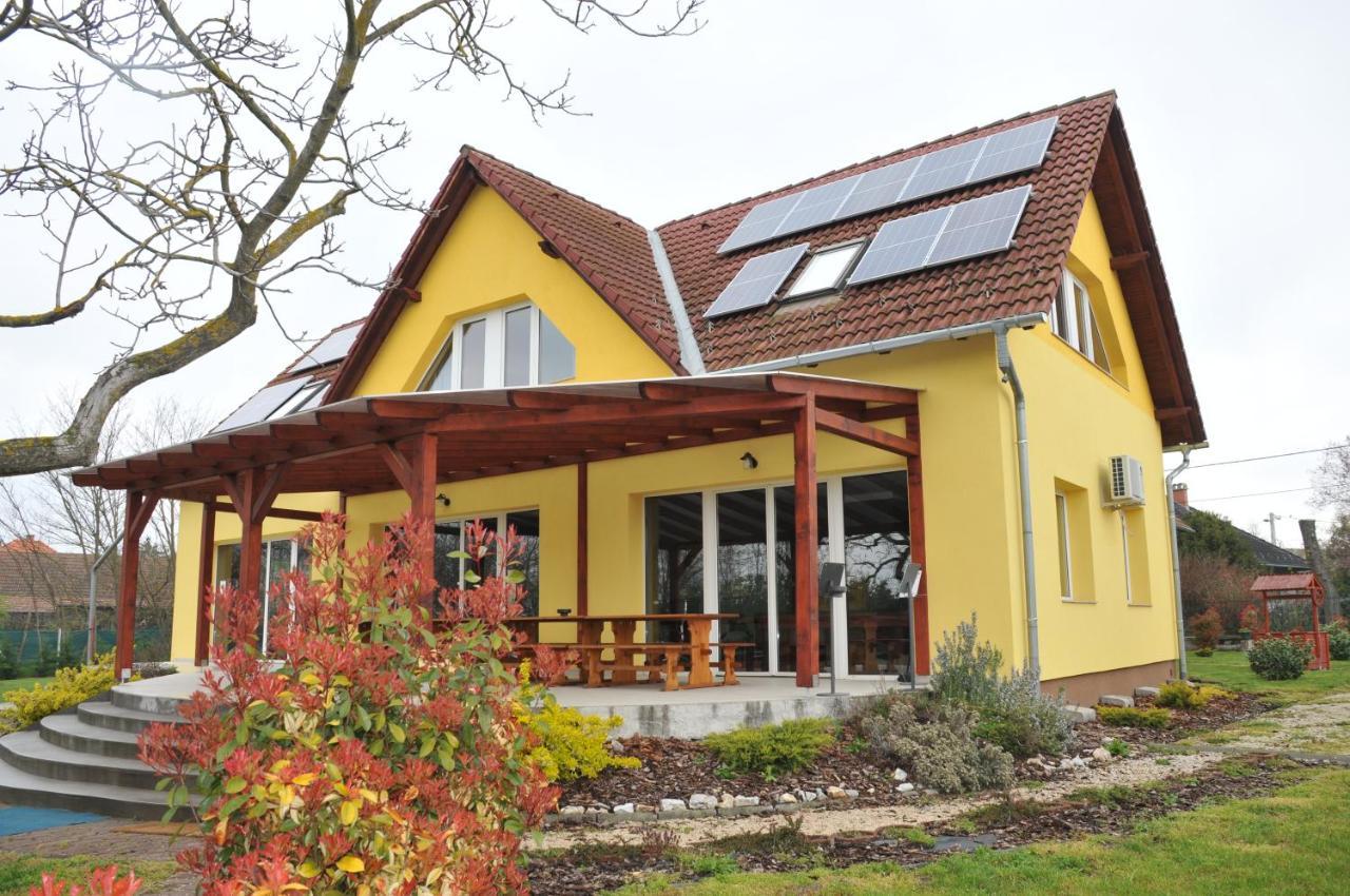 Casa Napsugar Panzio Bed & Breakfast Apostag Eksteriør bilde